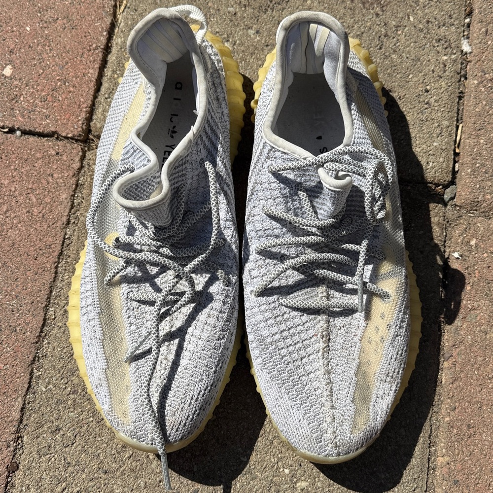Mens Yeezys size 11